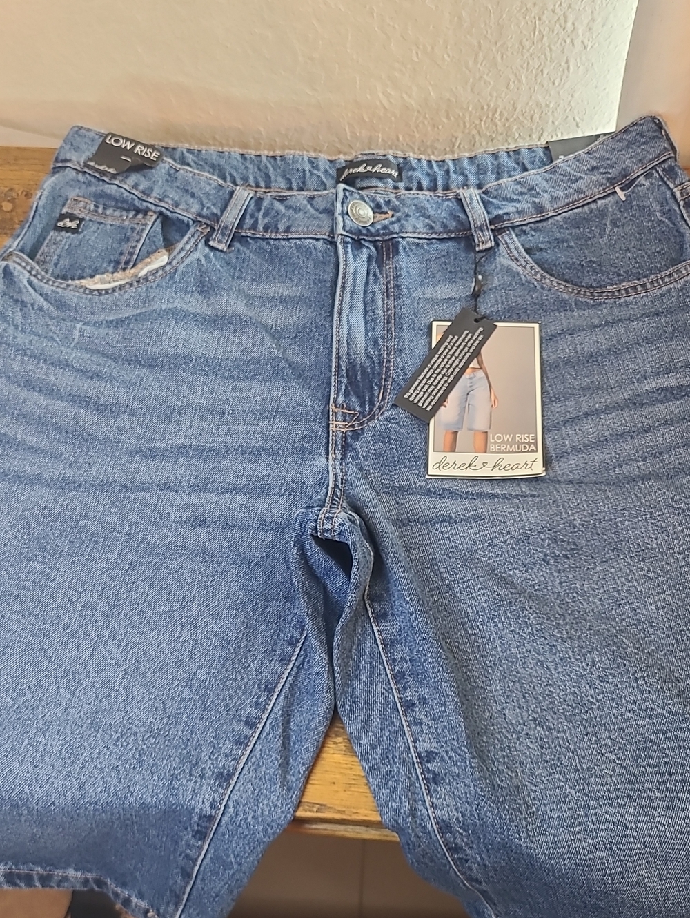 Derek Heart Men’s Relaxed Fit Bermuda Jeans - Medium Blue